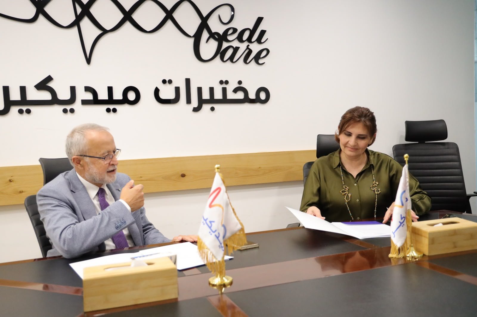 جمعية أصدقاء جامعة بيرزيت ومختبرات ميديكير توقّعان مذكرة تفاهم لتوفير فرص تدريب وتأهيل للطلبة والخريجين